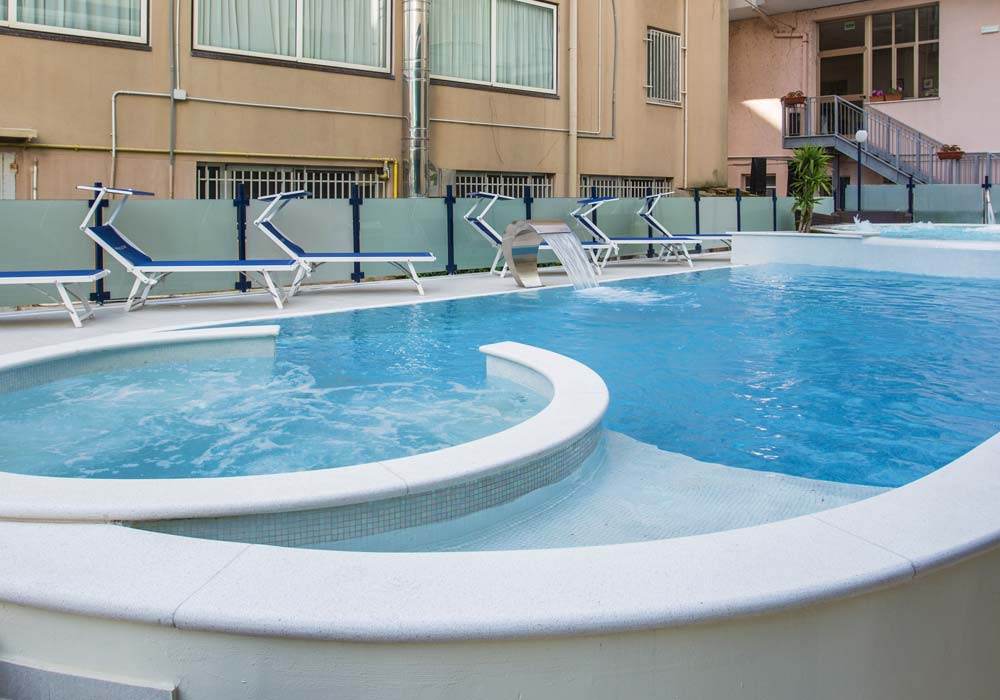 Hotel Cattolica con piscina